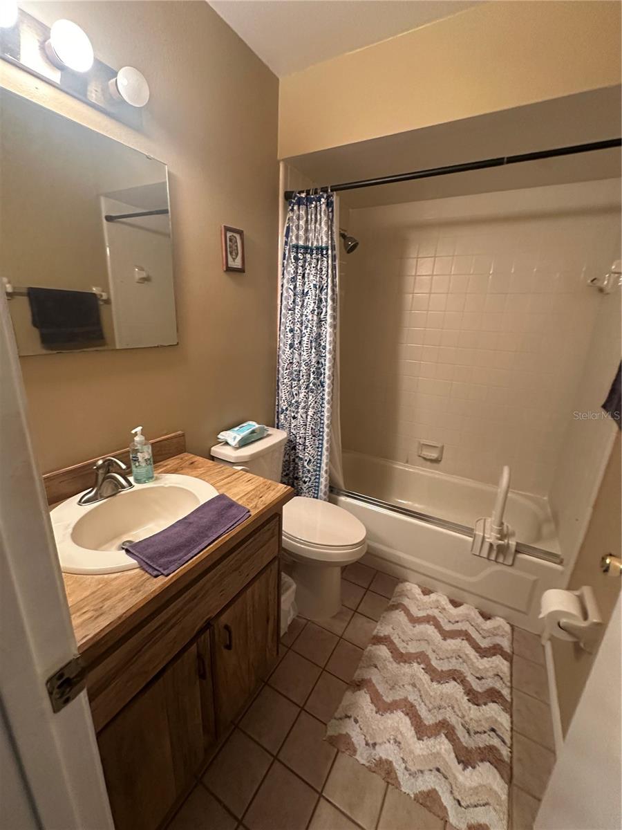Image 20 of 40 For 751 Oak Manor Circle