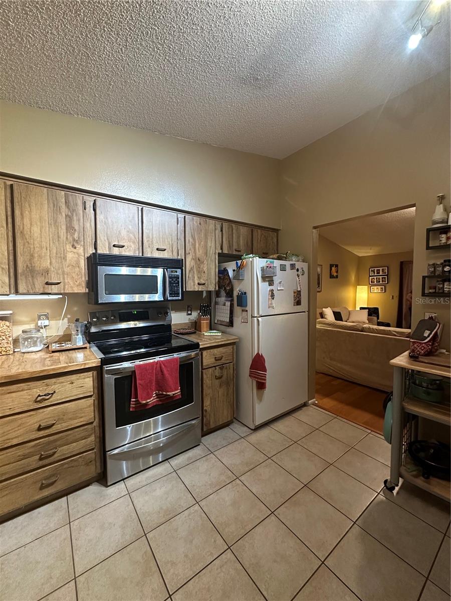Image 25 of 40 For 751 Oak Manor Circle