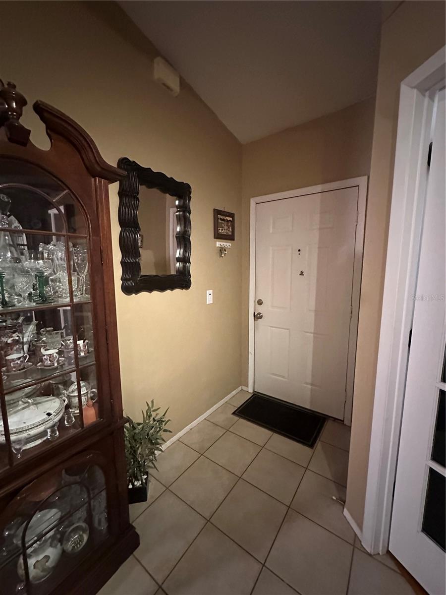 Image 3 of 40 For 751 Oak Manor Circle