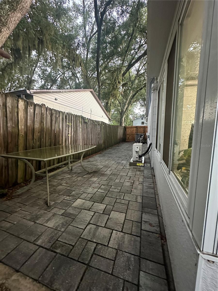 Image 33 of 40 For 751 Oak Manor Circle
