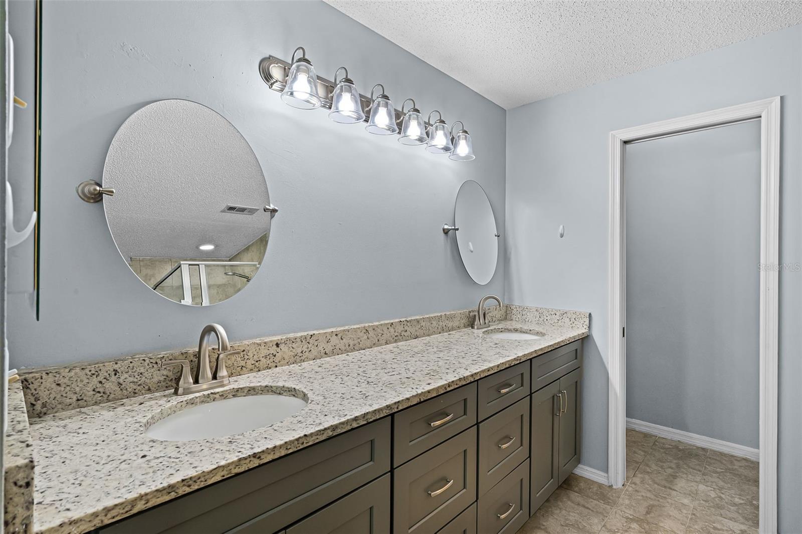 Image 11 of 20 For 8370 Sandpoint Boulevard