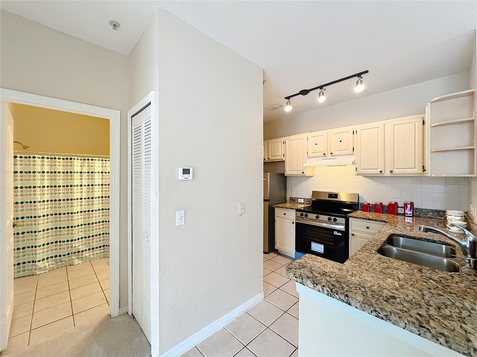 Image 17 of 51 For 2705 Maitland Crossing Way 205