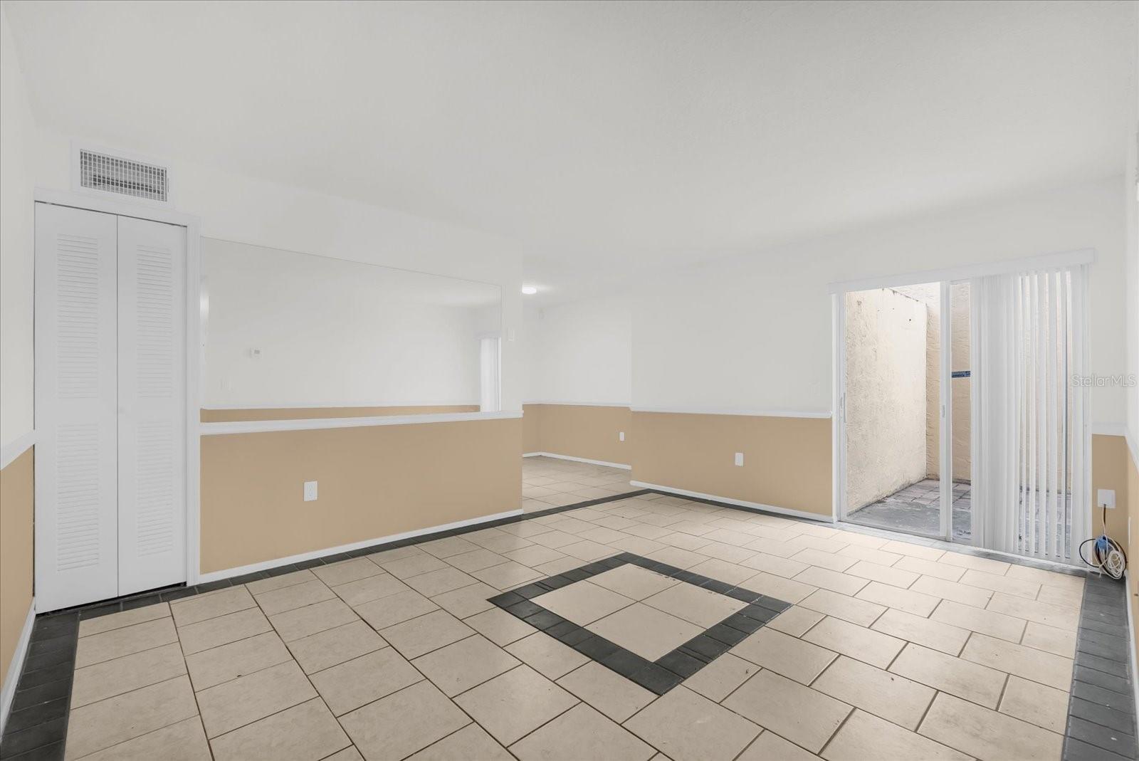 Image 5 of 22 For 1279 Woodman Way