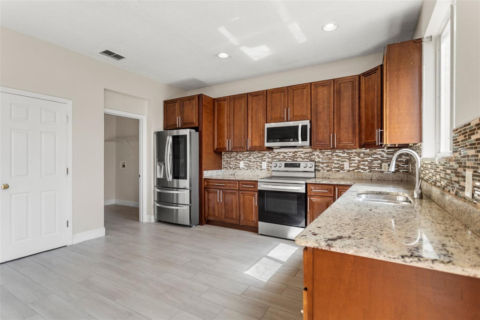 Image 31 of 35 For 7512 Fordham Creek Lane