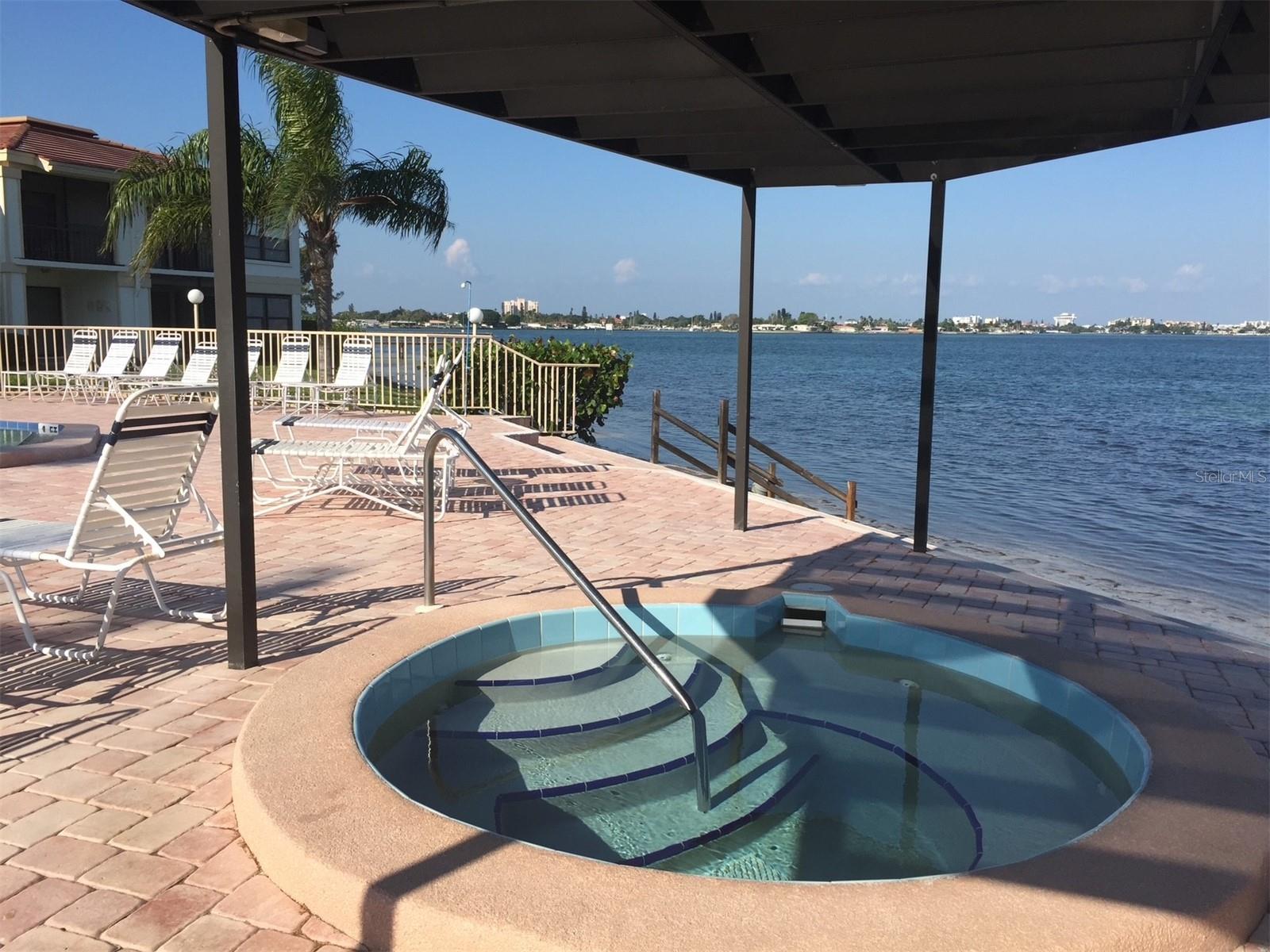 Image 5 of 16 For 6180 Sun Boulevard 115