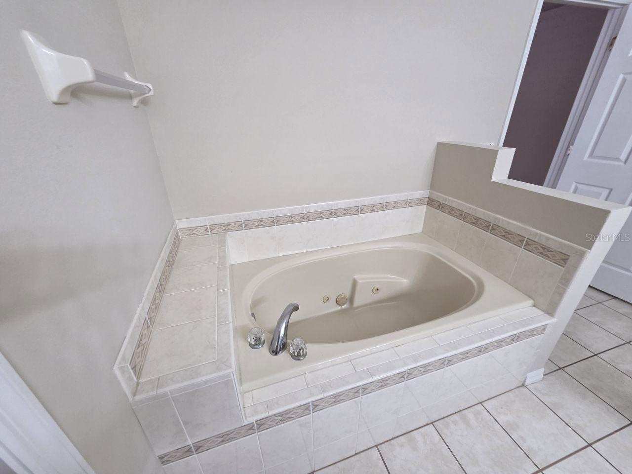 Image 11 of 27 For 14955 Hawksmoor Run Circle