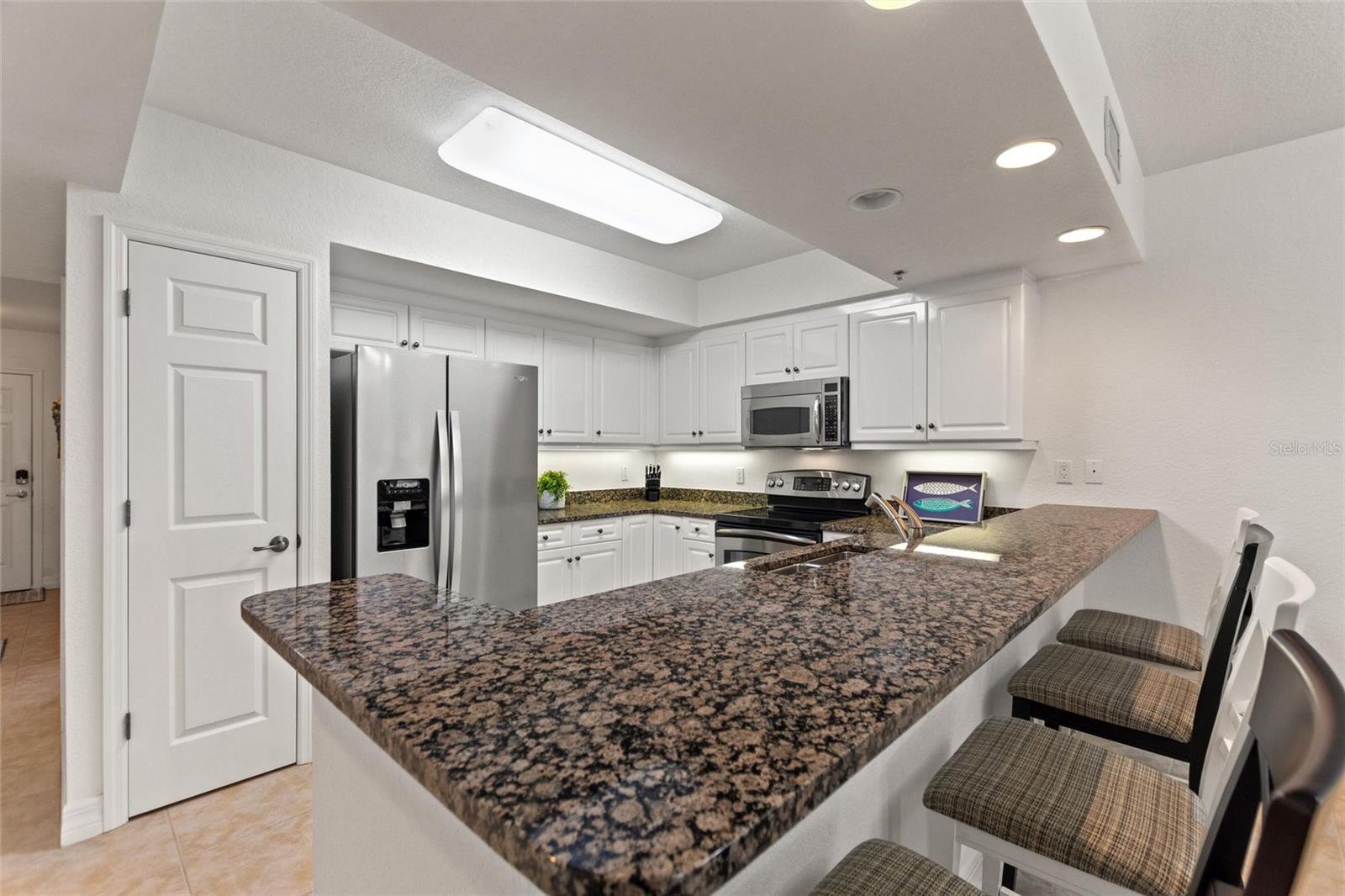 Image 11 of 39 For 5300 Atlantic Avenue 14-603