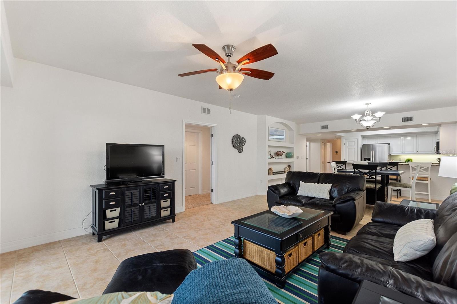 Image 18 of 39 For 5300 Atlantic Avenue 14-603