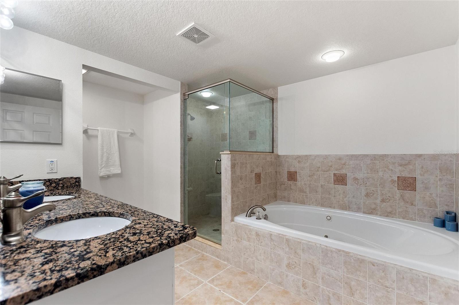 Image 21 of 39 For 5300 Atlantic Avenue 14-603