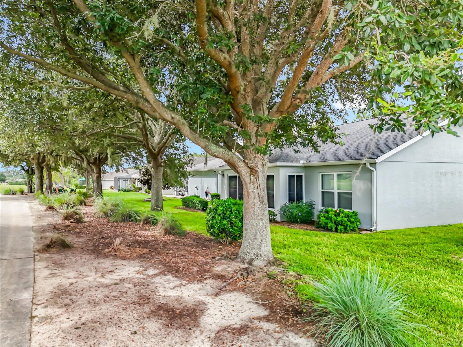 Image 37 of 49 For 27327 Roanoke Drive