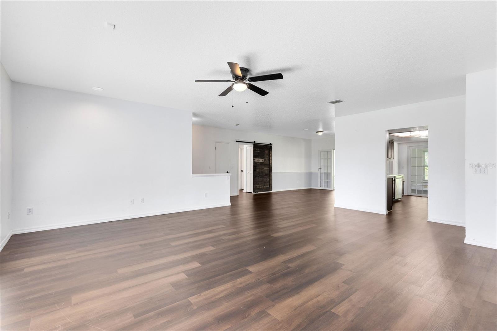 Image 7 of 33 For 1434 Atlantis Drive