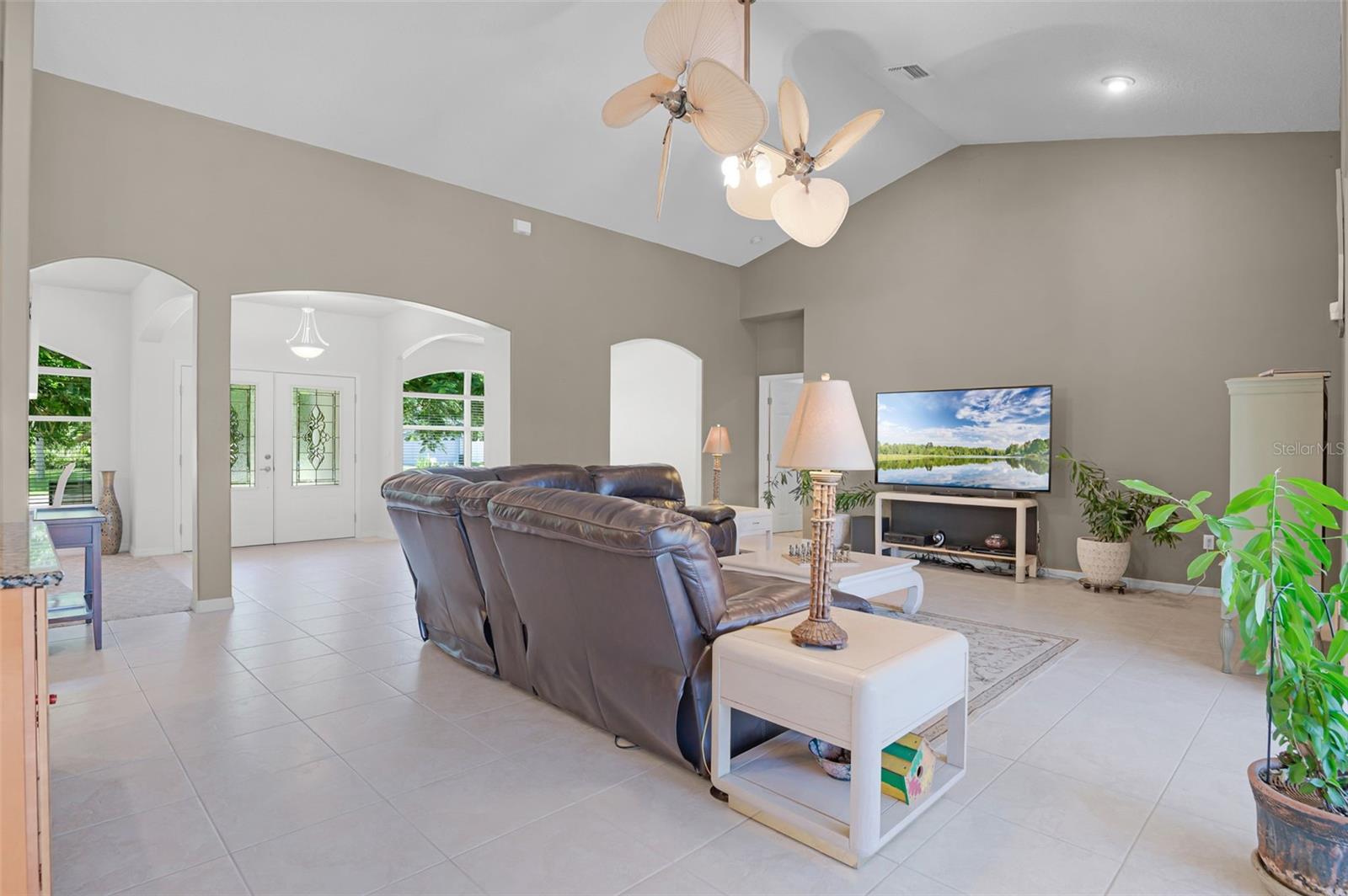 Image 18 of 98 For 390 Treasure Lagoon Lane