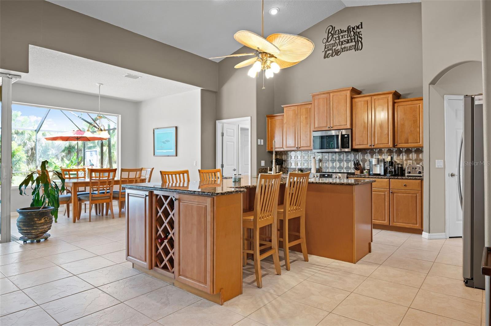 Image 21 of 98 For 390 Treasure Lagoon Lane