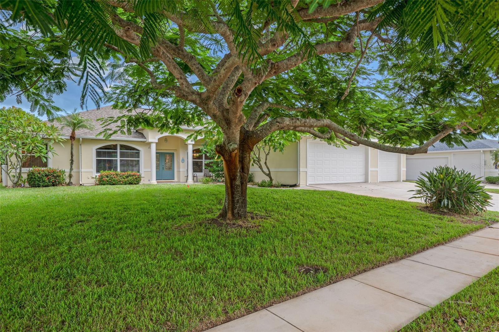 Image 27 of 98 For 390 Treasure Lagoon Lane