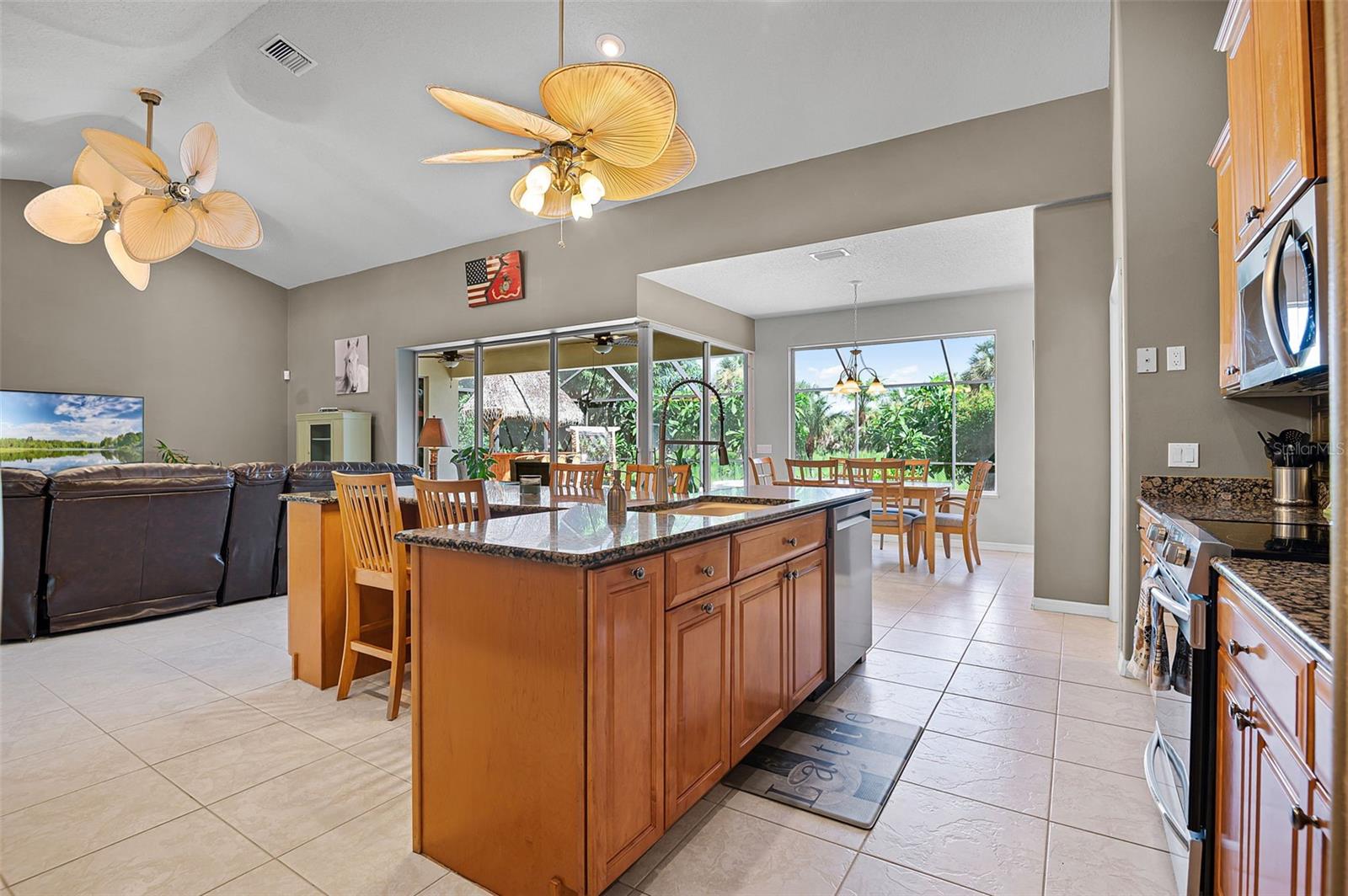 Image 36 of 98 For 390 Treasure Lagoon Lane