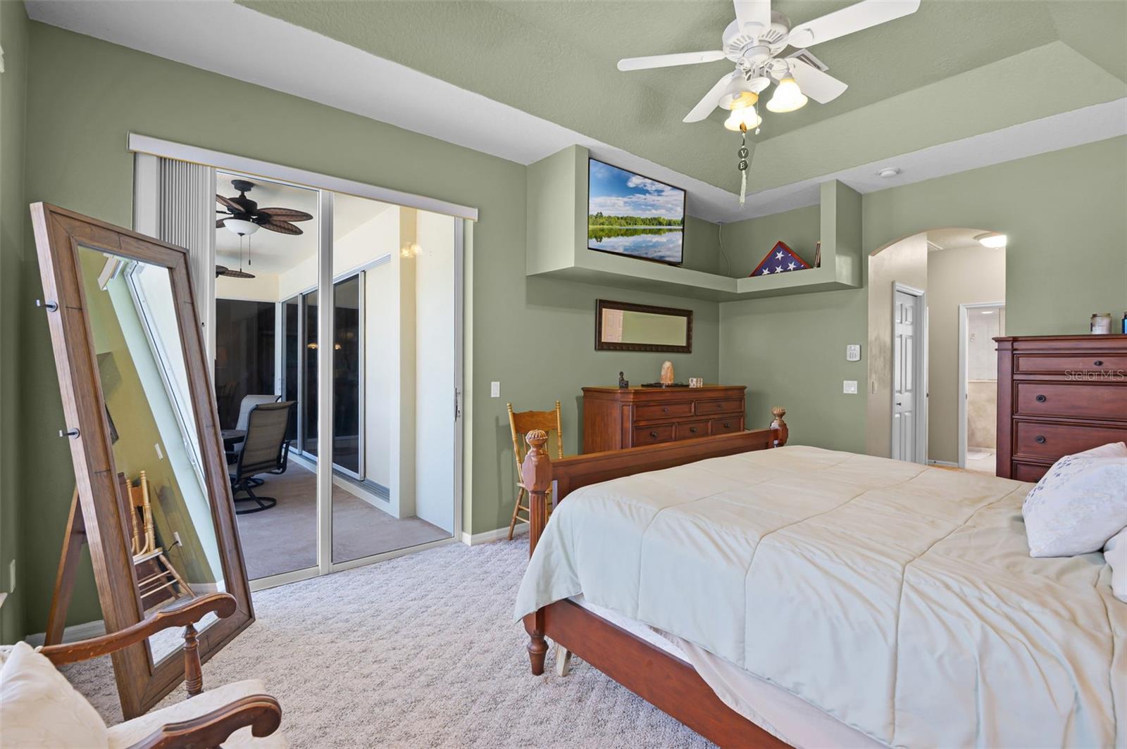 Image 40 of 98 For 390 Treasure Lagoon Lane