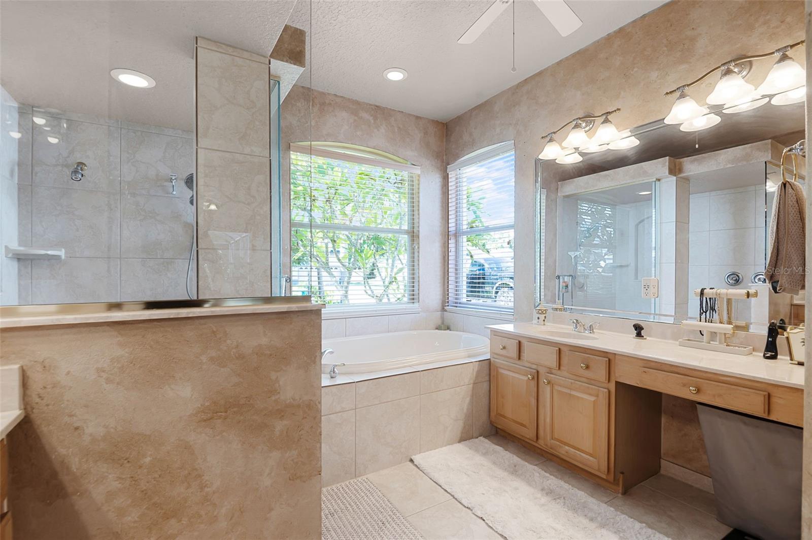 Image 41 of 98 For 390 Treasure Lagoon Lane