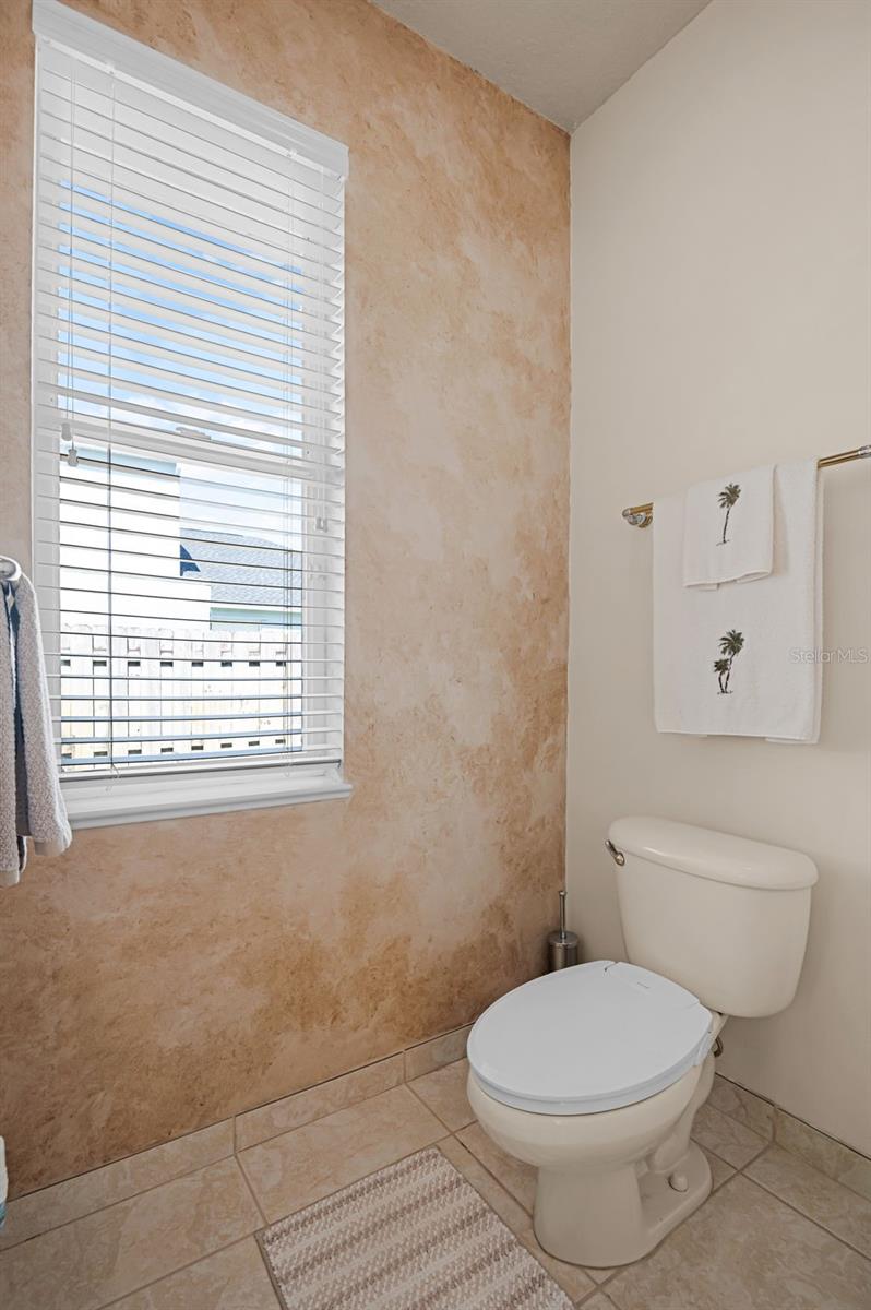 Image 43 of 98 For 390 Treasure Lagoon Lane