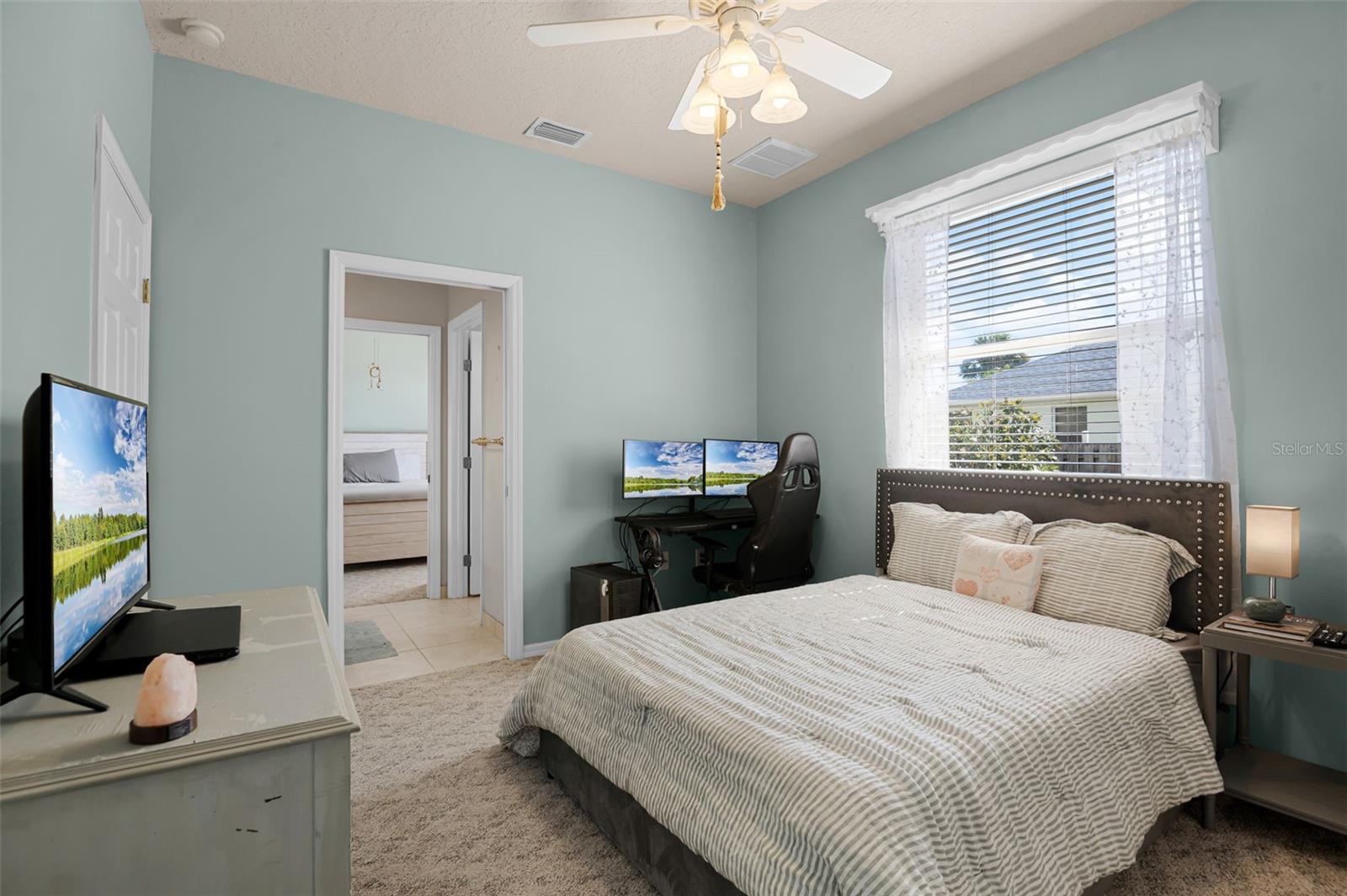 Image 45 of 98 For 390 Treasure Lagoon Lane