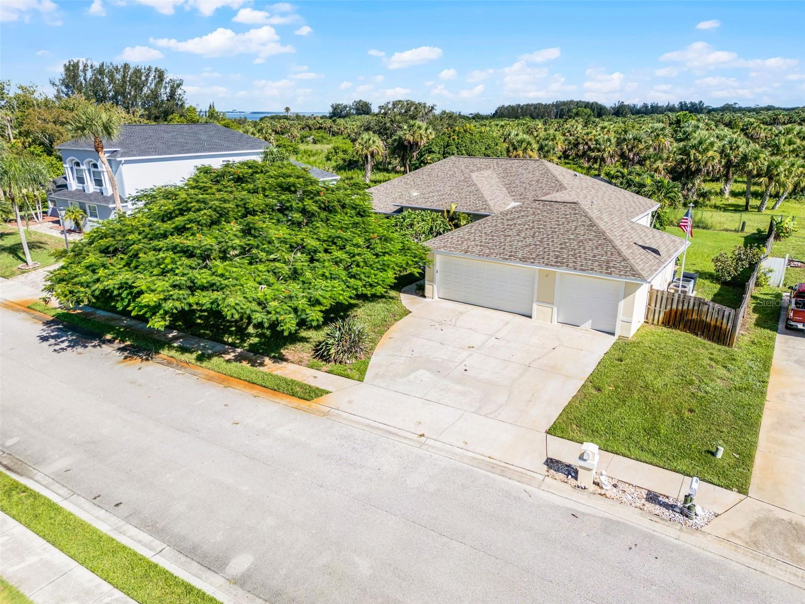 Image 74 of 98 For 390 Treasure Lagoon Lane