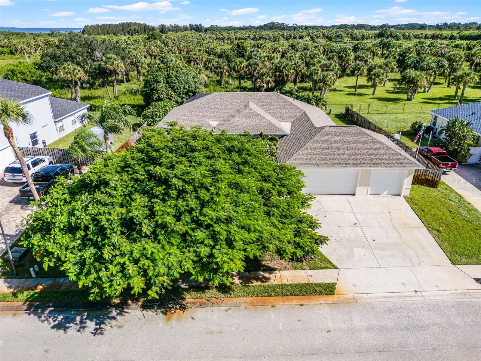 Image 76 of 98 For 390 Treasure Lagoon Lane