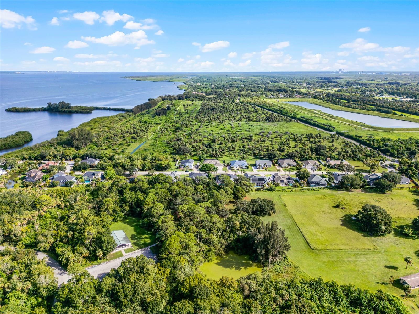 Image 87 of 98 For 390 Treasure Lagoon Lane