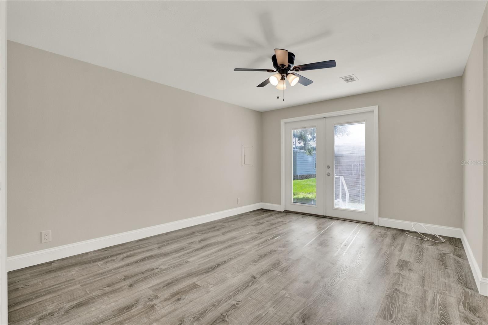 Image 10 of 23 For 513 Flamingo Lane