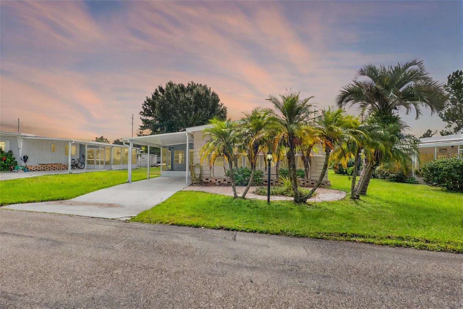 Image 3 of 23 For 513 Flamingo Lane