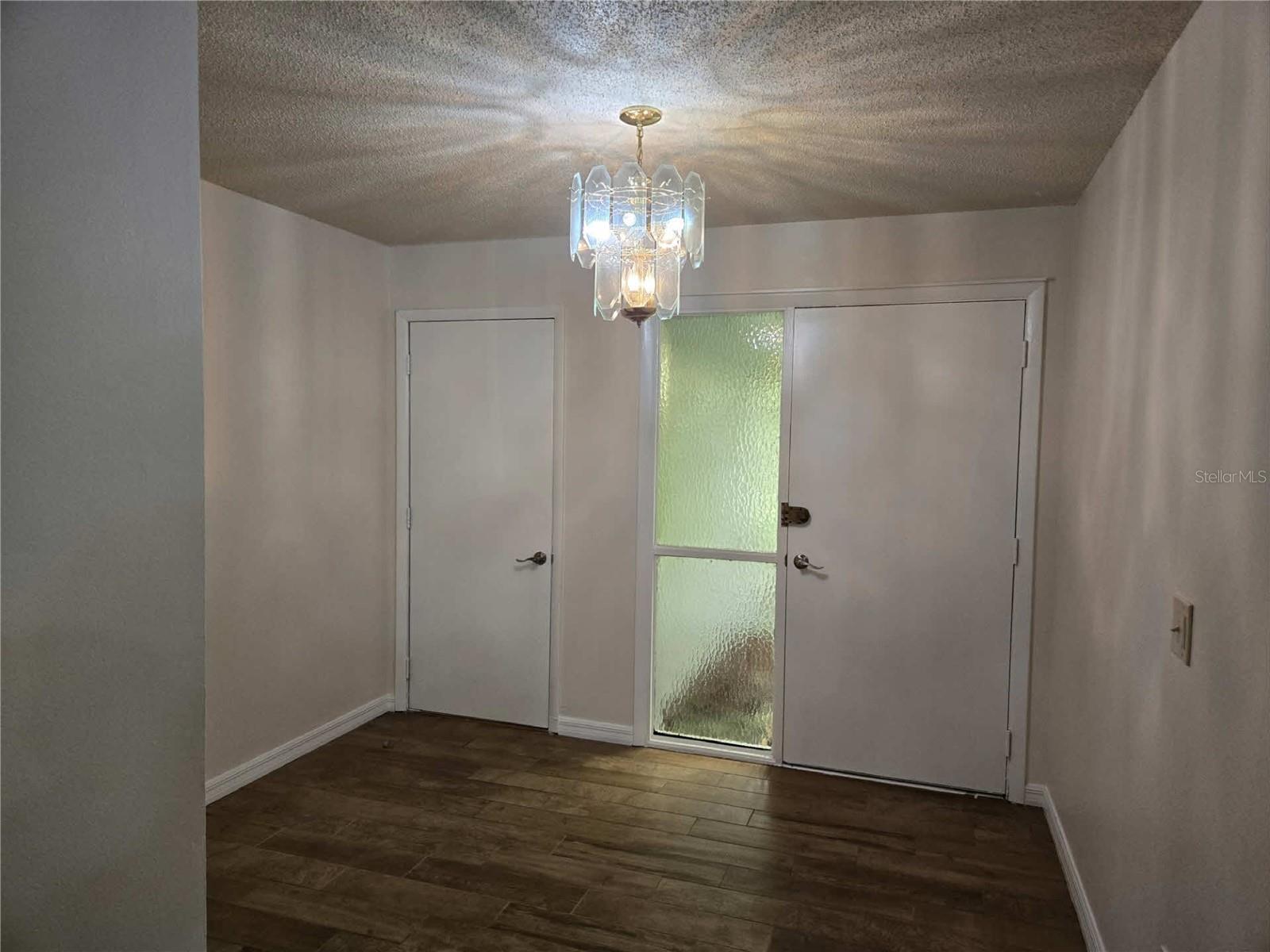 Image 2 of 11 For 10101 Allenby Court