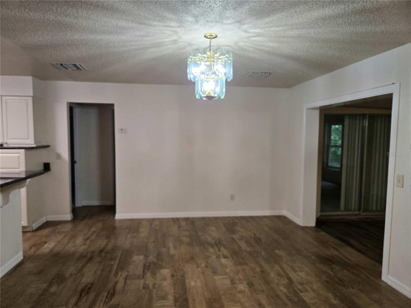 Image 4 of 11 For 10101 Allenby Court