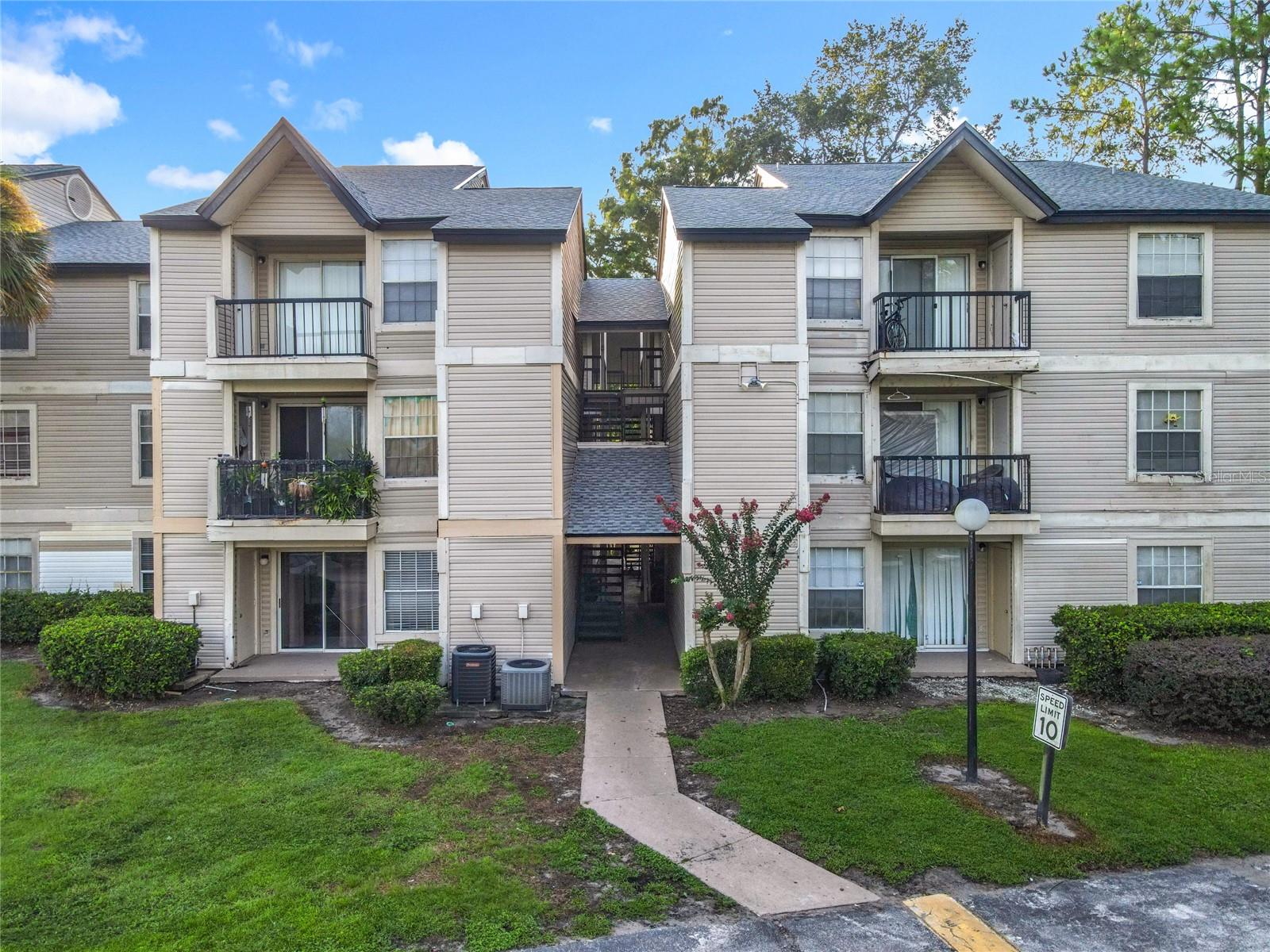 Image 2 of 53 For 1932 Lake Atriums Cir  83