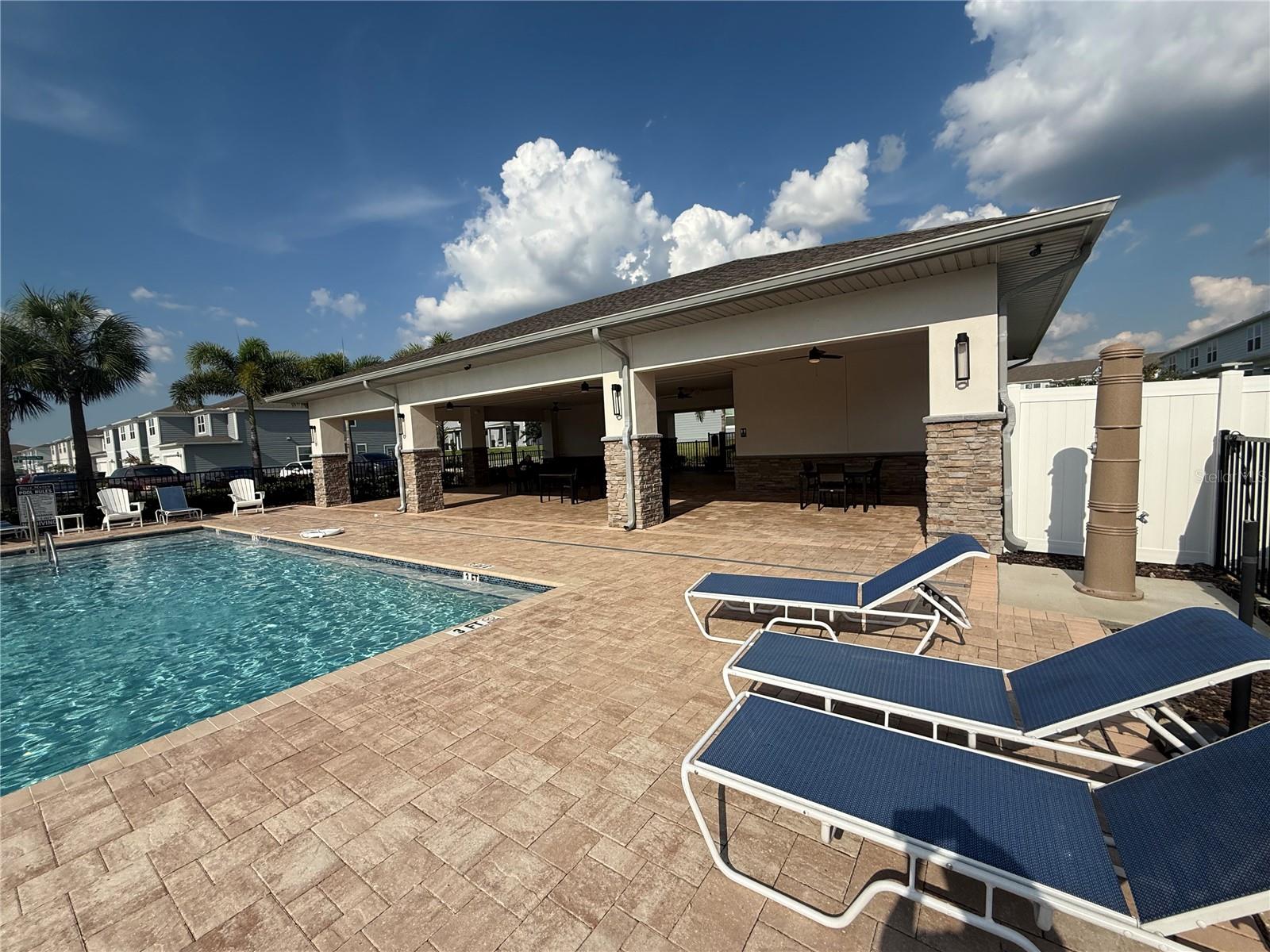 Image 14 of 41 For 2110 Charming Avenue