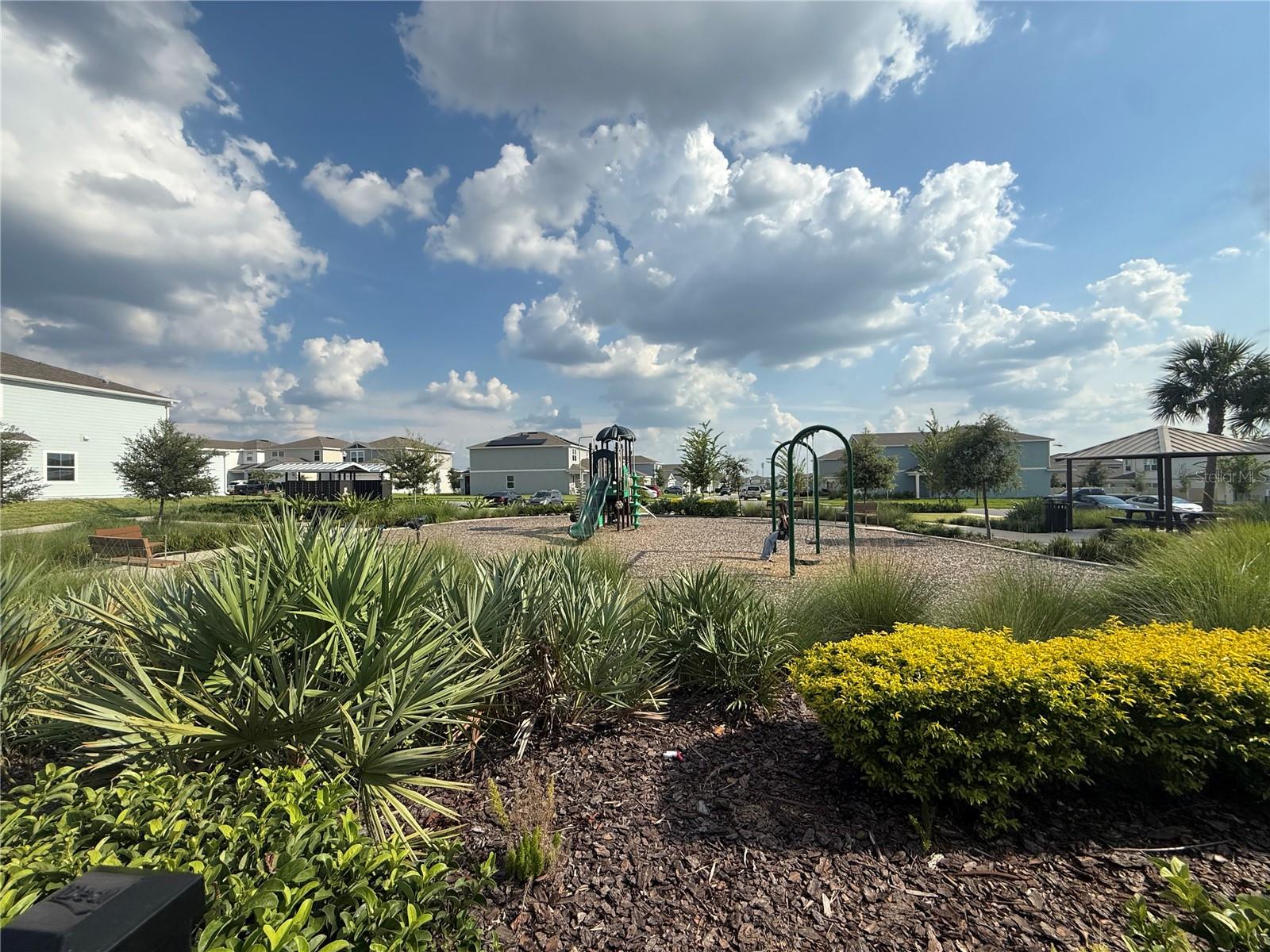 Image 16 of 41 For 2110 Charming Avenue