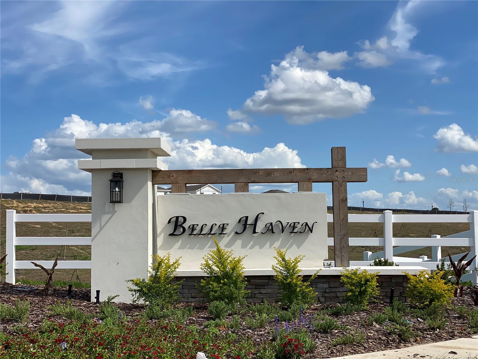 Image 2 of 41 For 2110 Charming Avenue