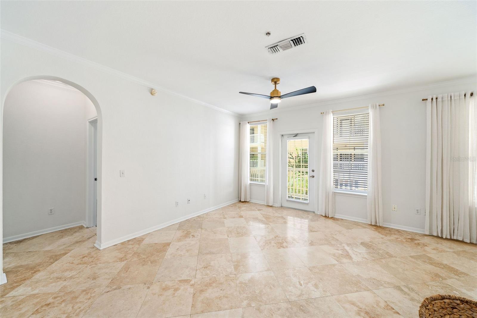 Image 10 of 26 For 860 Orange Avenue 234