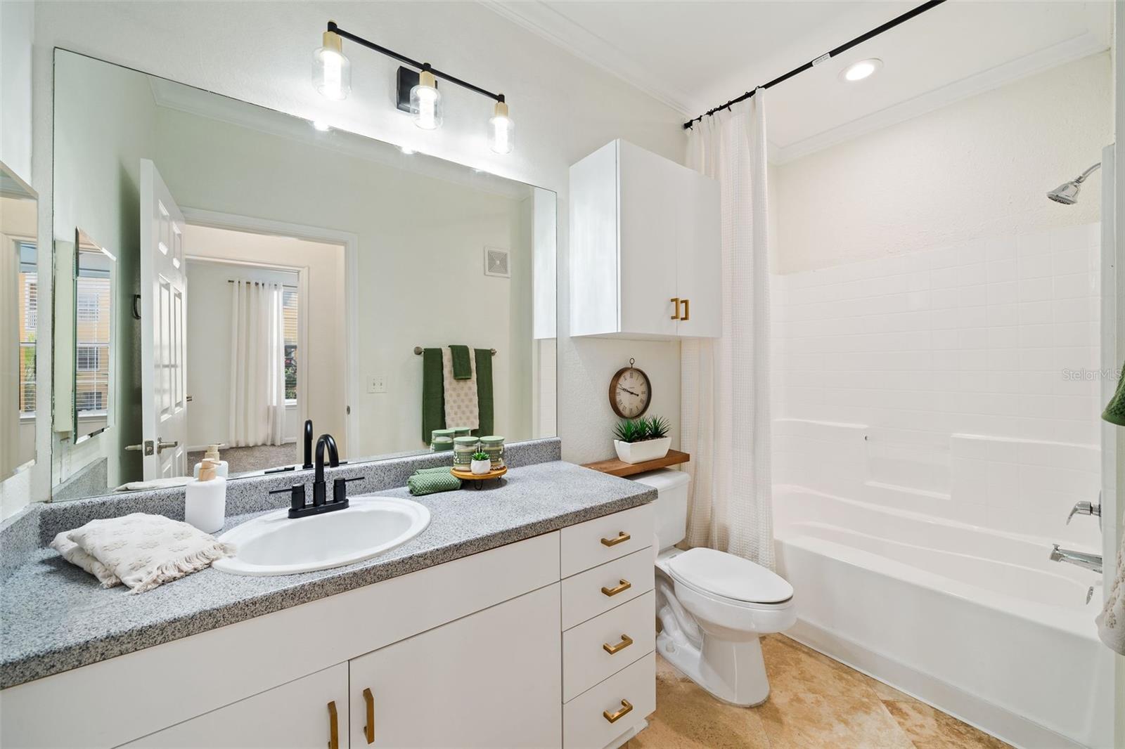 Image 13 of 26 For 860 Orange Avenue 234