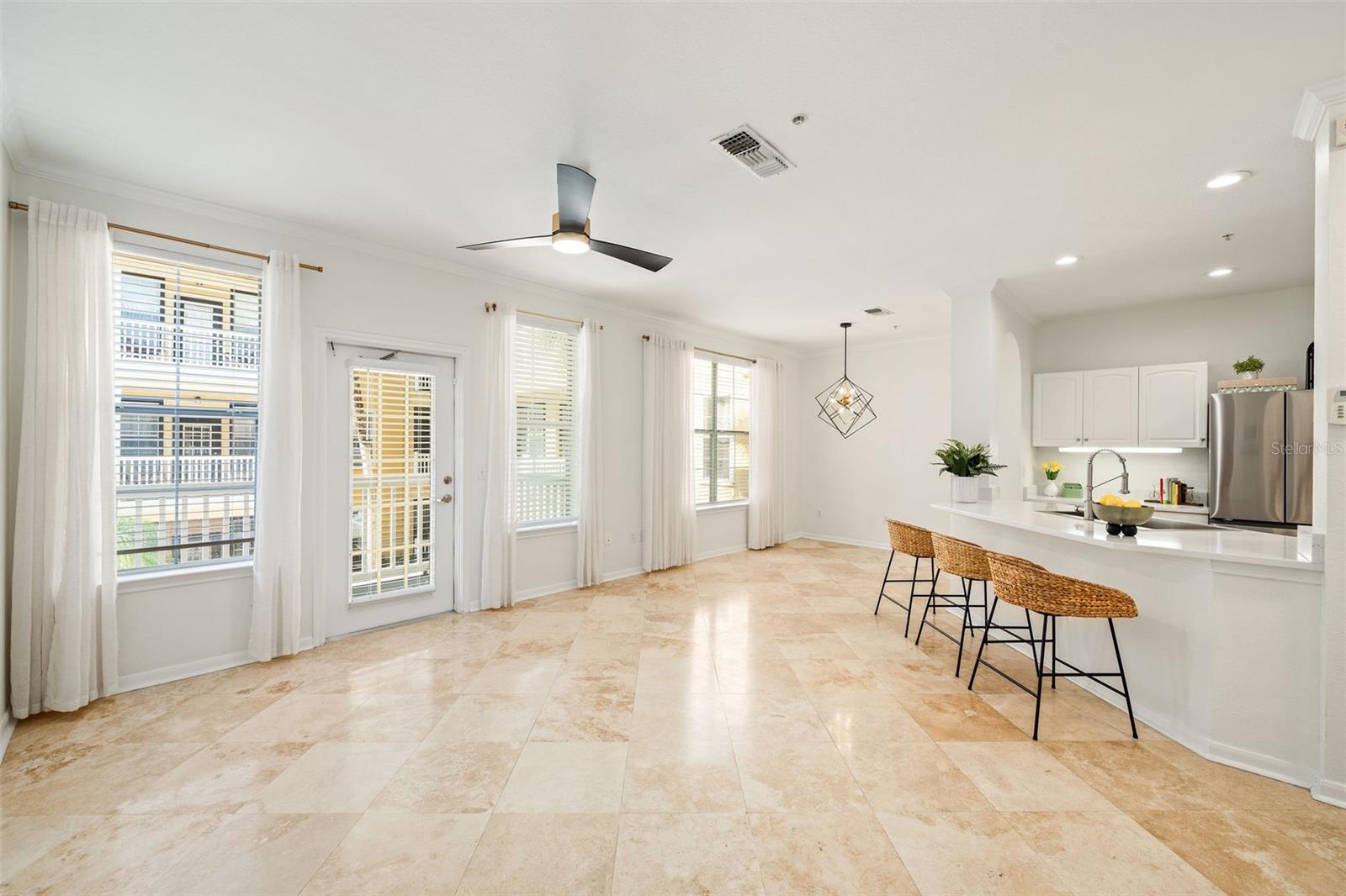 Image 5 of 26 For 860 Orange Avenue 234