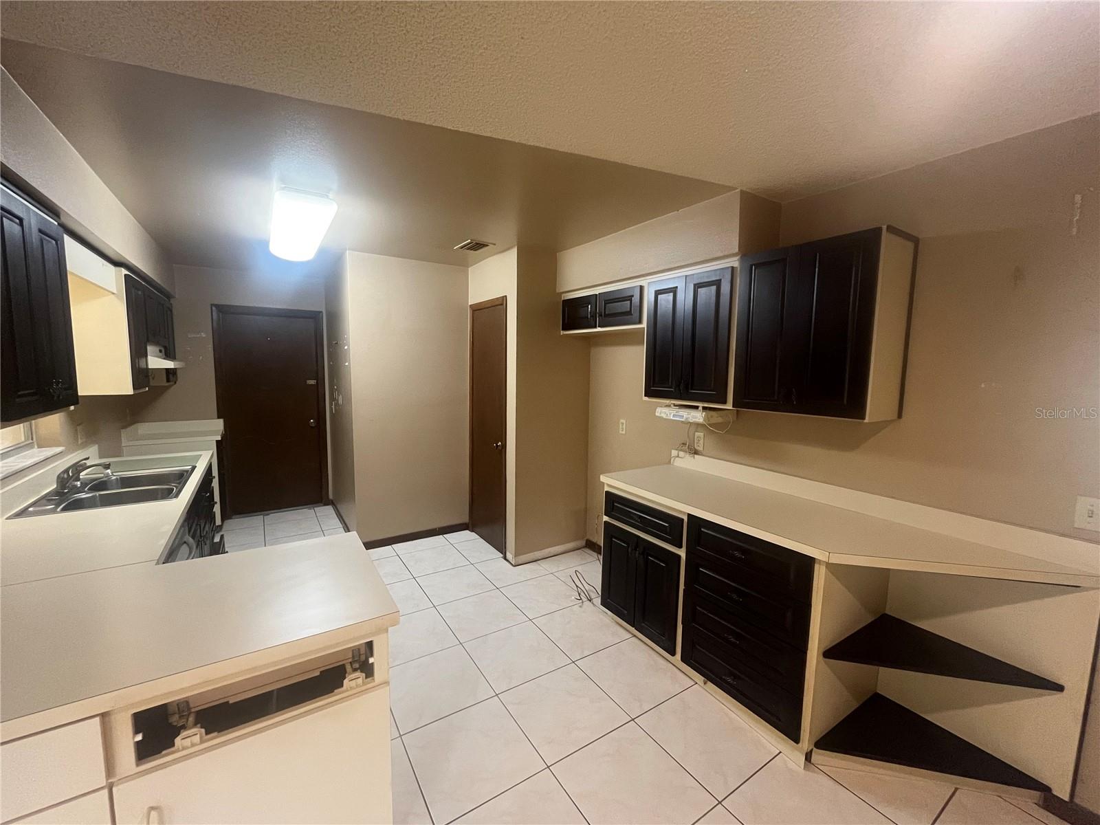 Image 4 of 14 For 630 Blue Lake Terrace