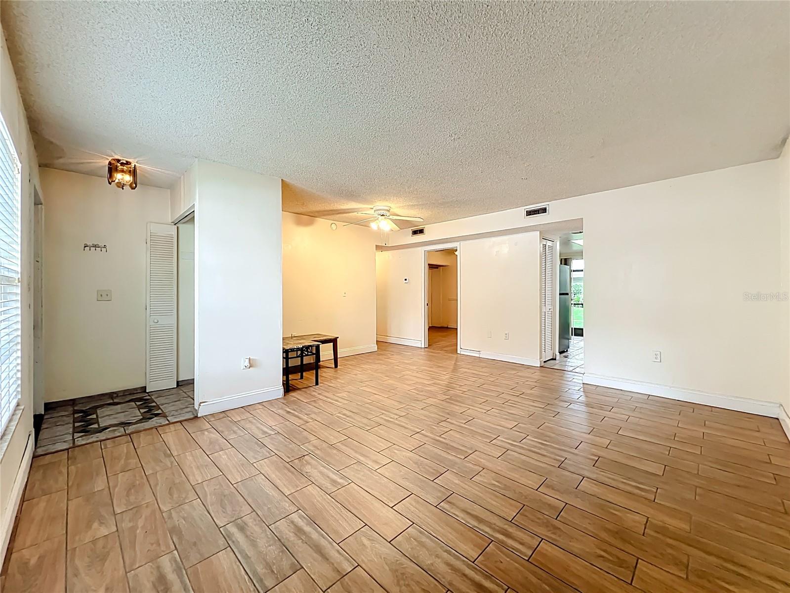 Image 11 of 44 For 6034 Village Circle Ge