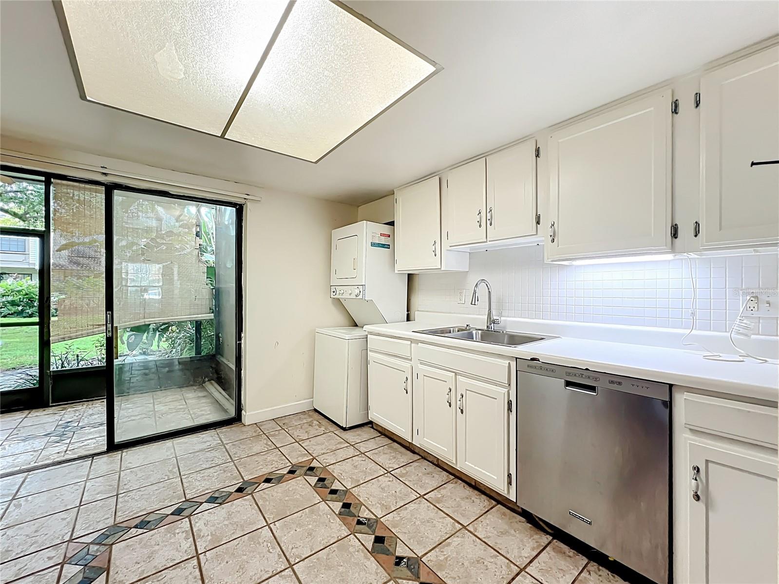Image 15 of 44 For 6034 Village Circle Ge