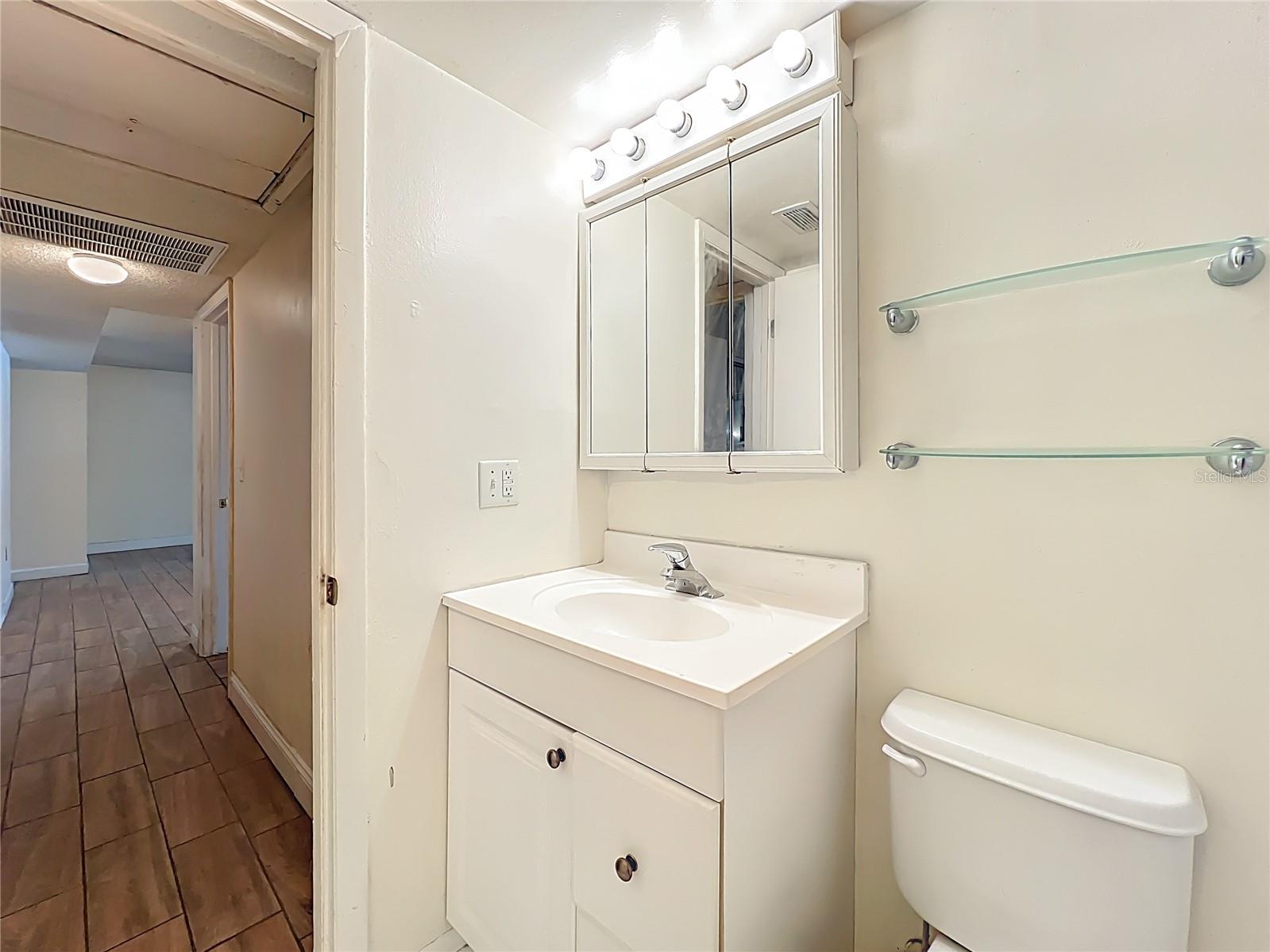 Image 24 of 44 For 6034 Village Circle Ge