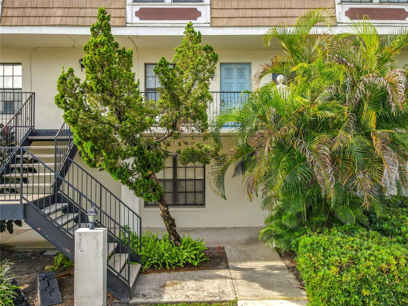 Image 3 of 44 For 6034 Village Circle Ge
