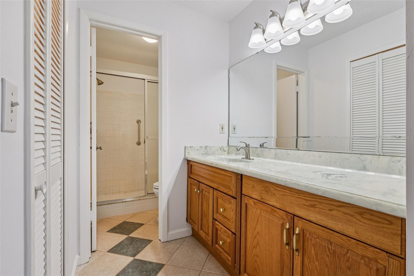 Image 20 of 40 For 1106 Woodbine Street