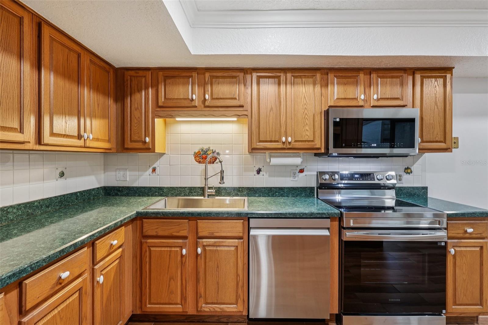 Image 9 of 40 For 1106 Woodbine Street