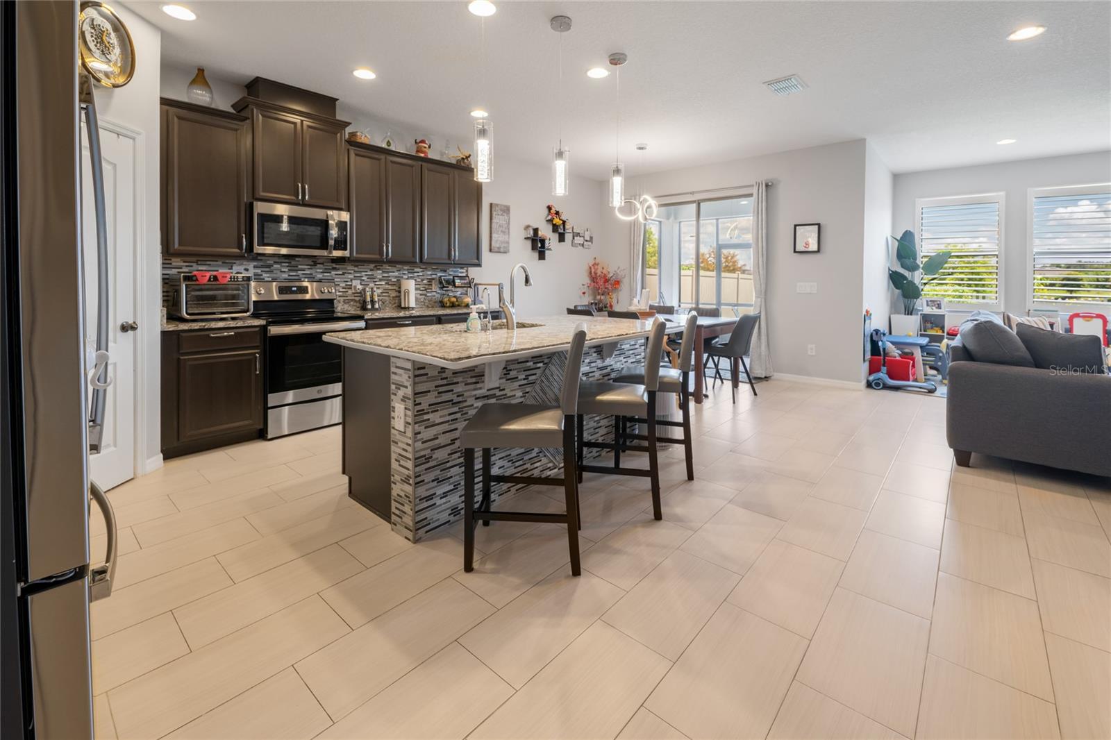 Image 14 of 45 For 1461 Clear Brook Place