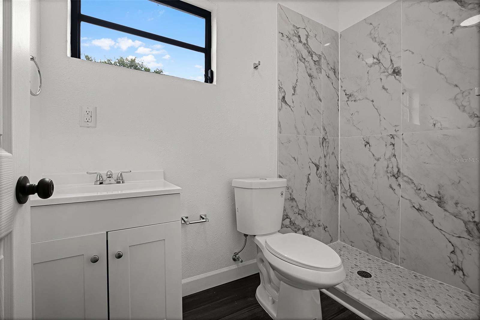 Image 22 of 35 For 1070 Jasmine Street