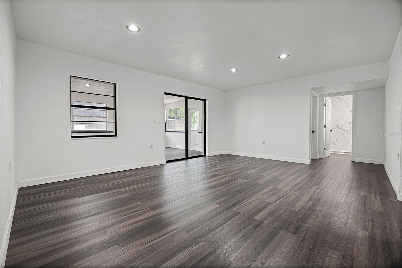 Image 9 of 35 For 1070 Jasmine Street
