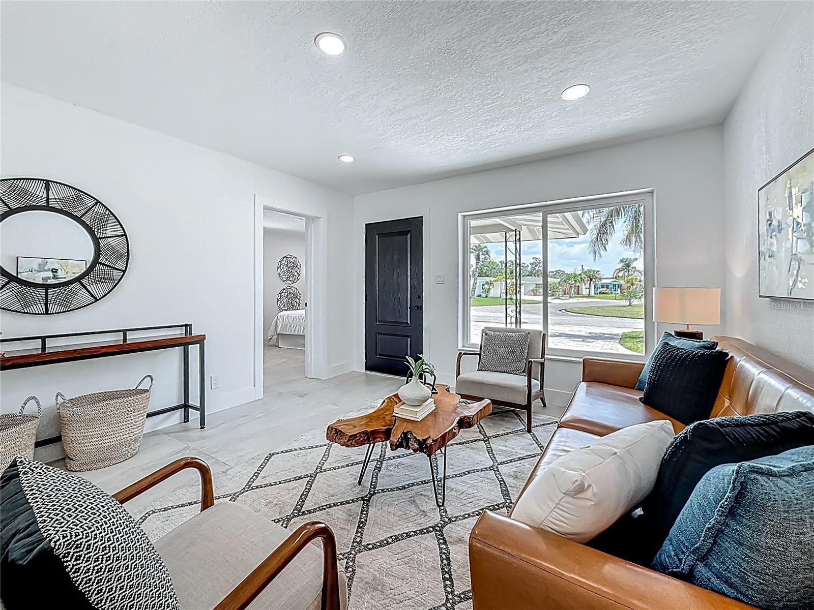 Image 13 of 66 For 572 Baywood Drive N