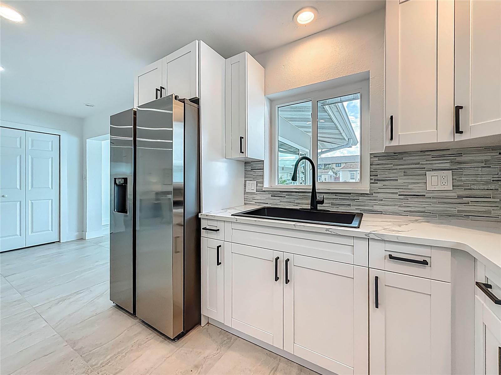 Image 21 of 66 For 572 Baywood Drive N