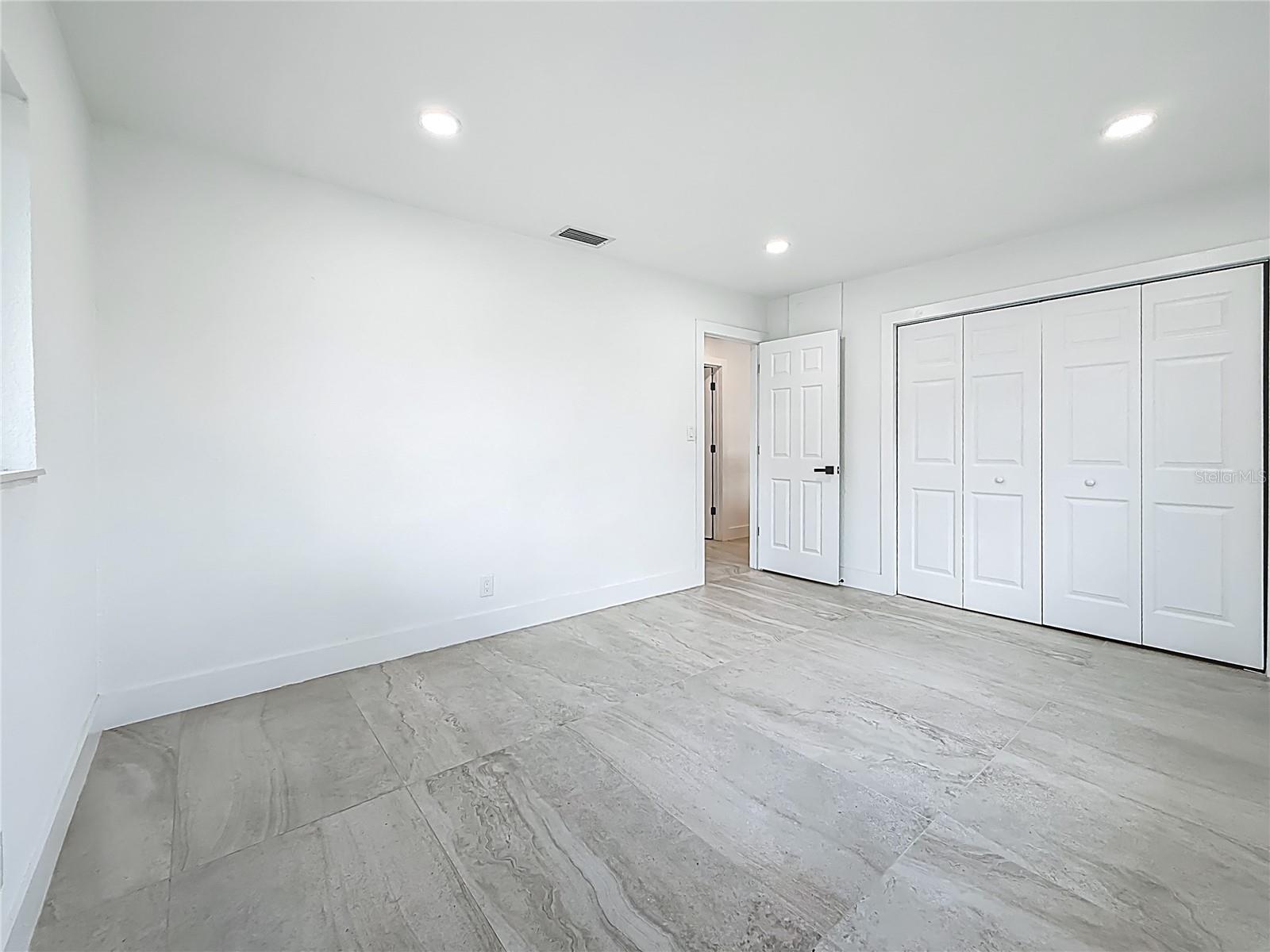 Image 30 of 66 For 572 Baywood Drive N